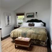 West Linn Private home in mossy countryside