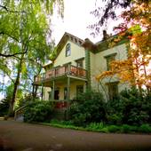 Cornelius Pass Roadhouse and Brewery