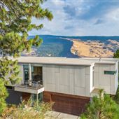 Modern Retreat in the Columbia River Gorge