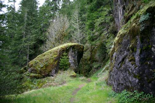 Golden and Silver Falls State Natural Area (4/20/2006 - Credits: Matt Petras)