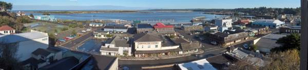 Bandon, City of - Full panorama of Old Town Bandon.  Coquille River in forground. (12/1/2006 - Credits: Bob Schmaling)