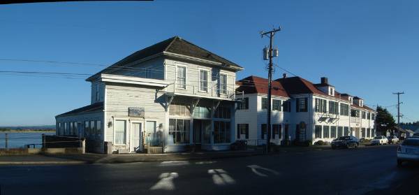 Bandon, City of (12/14/2006 - Credits: J Ridley)